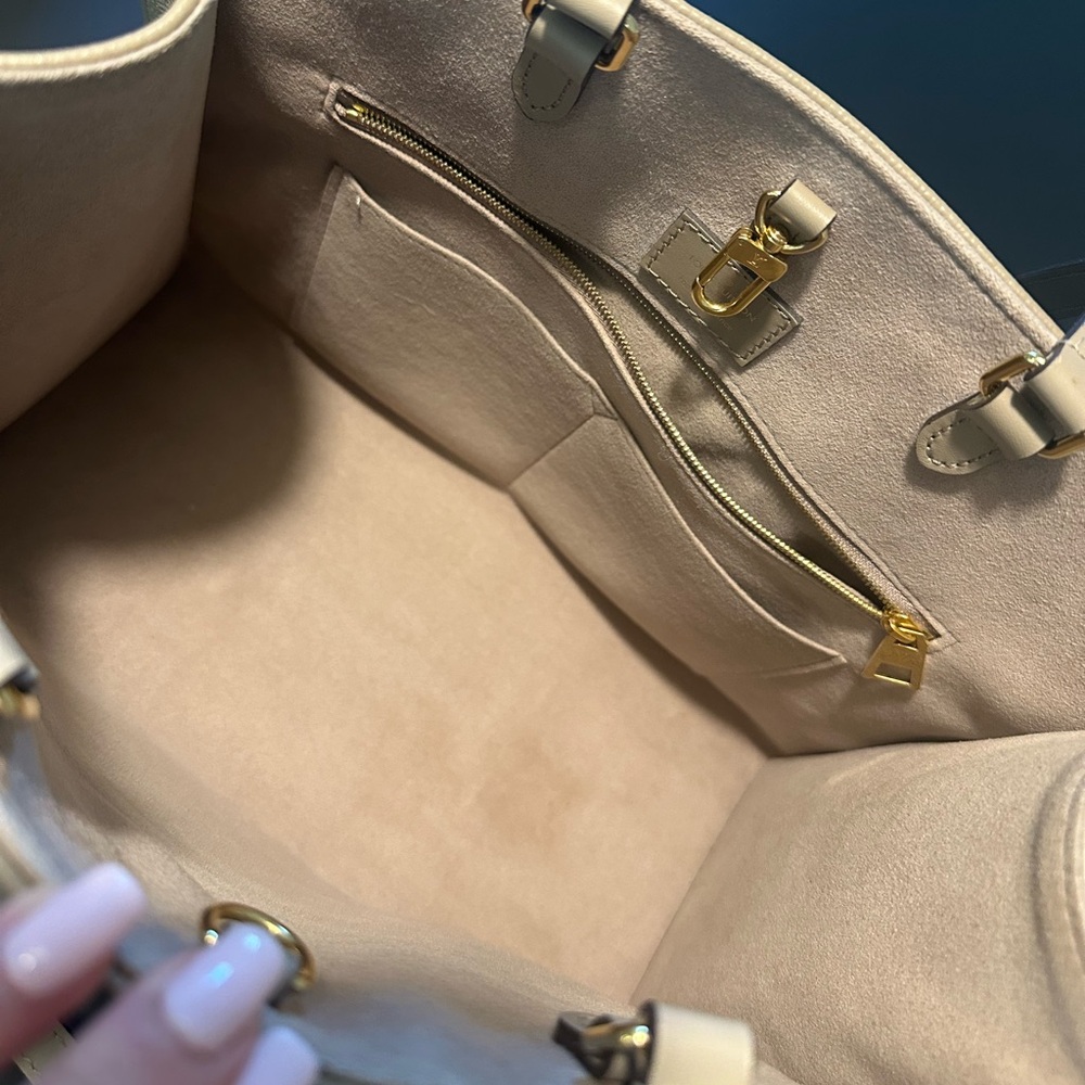Louis Vuitton OnTheGo MM Bicolor Empriente Turtledove/Cream - Picture 5 of 11
